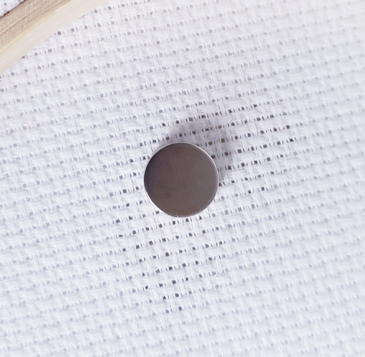 Rainbow Pastel Colors Enamel Magnetic Needle Minder