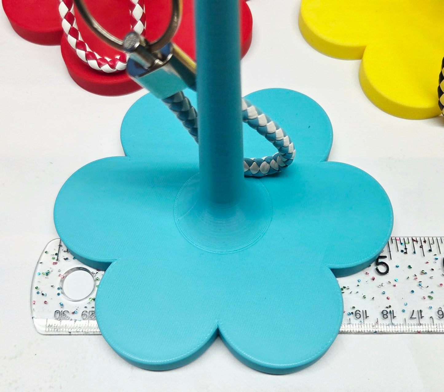Flower Portable Yarn Spinning Holder, Travel Wrist Hanging Yarn Cake Dispenser, Gift for Crocheter