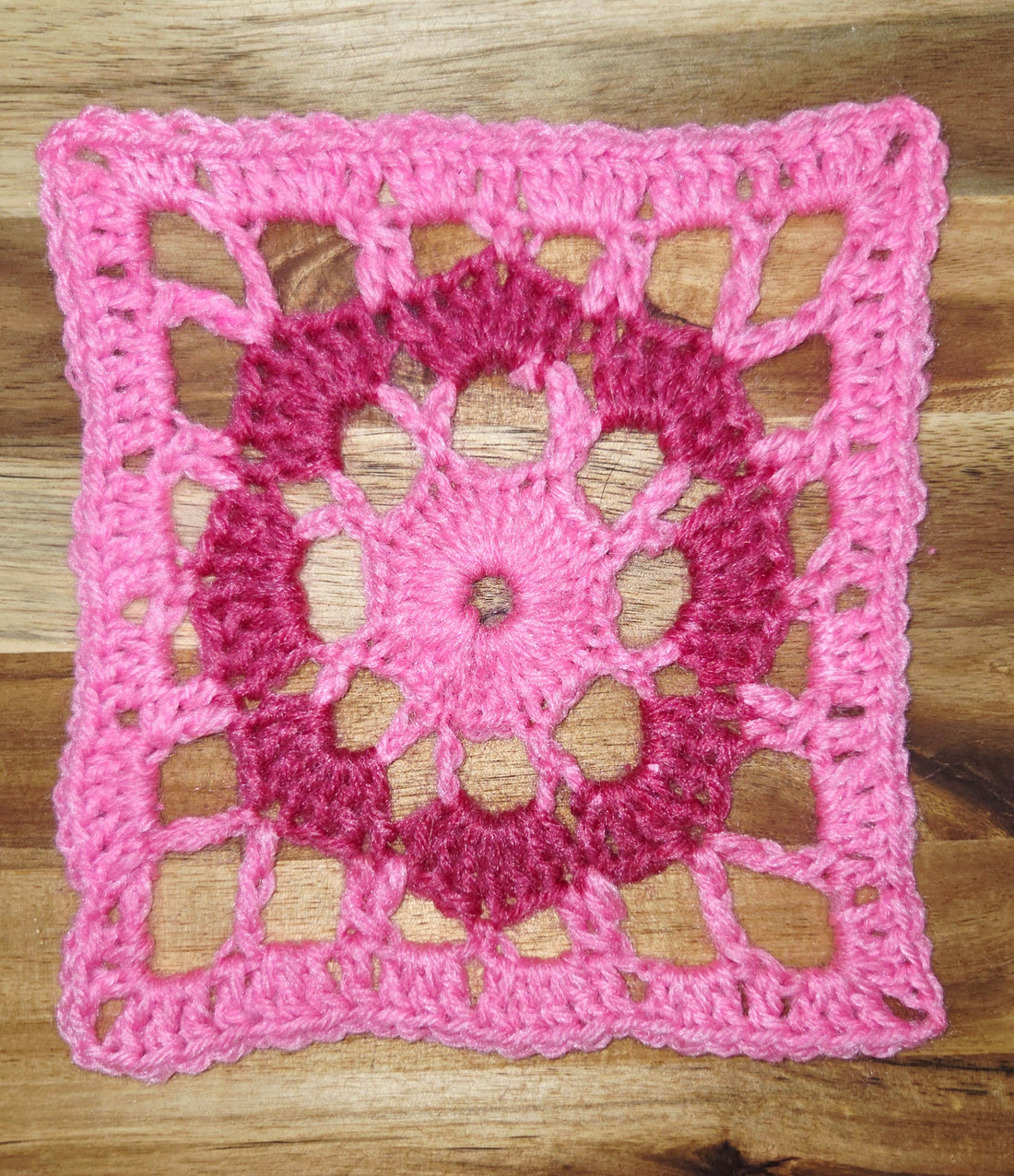 Day  34 - Down Granny Square Laine - Victoria Square