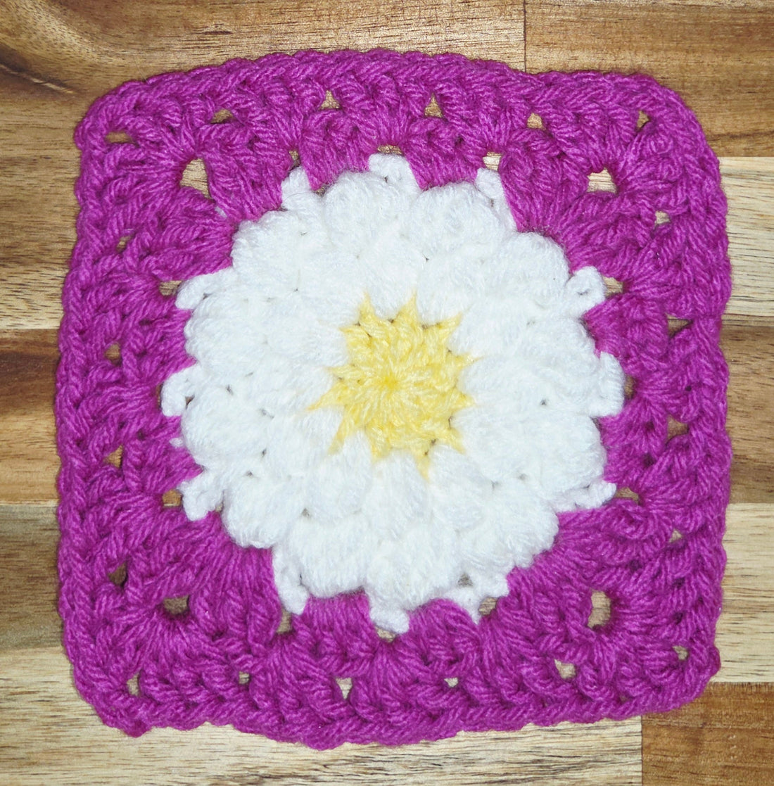 Day 35 - Down Granny Square Laine - Double Daisy Square