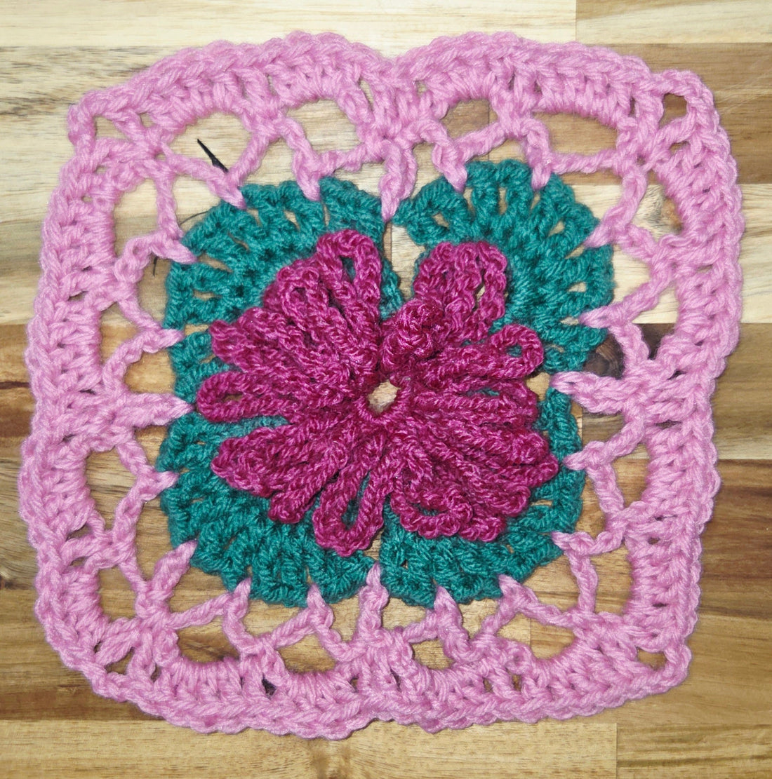 Day 37 - Down Granny Square Laine - Flower Garden 5 Square