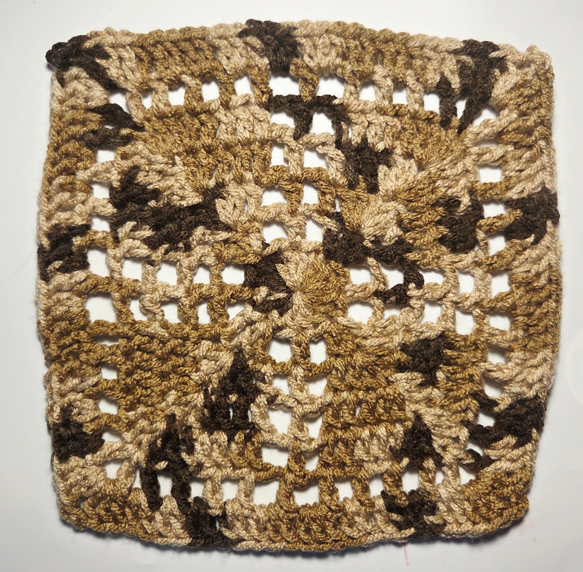 Day #9 - Down Granny Square Laine - Celtic Cross Square