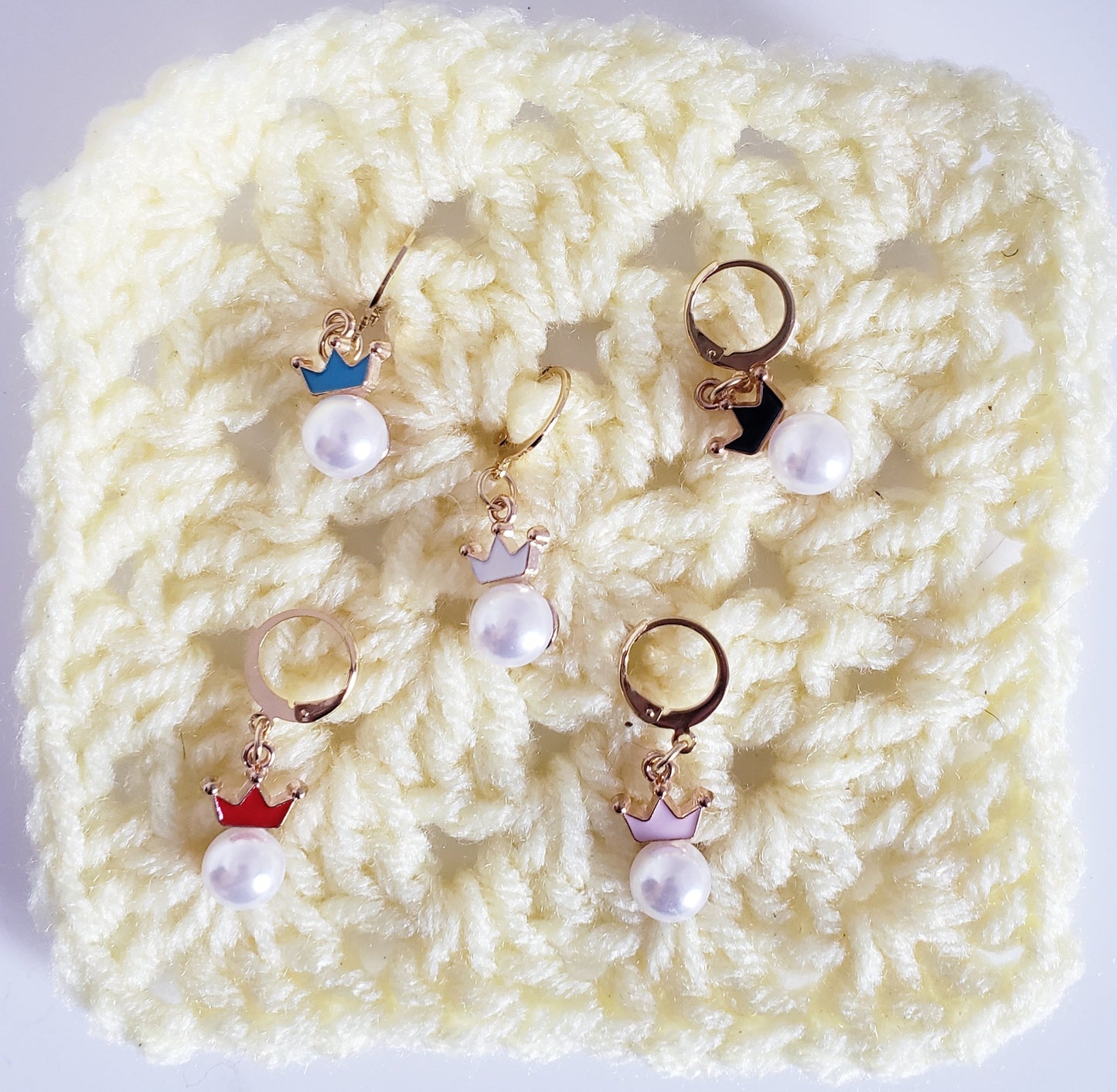 Pearl Crown Stitch Markers
