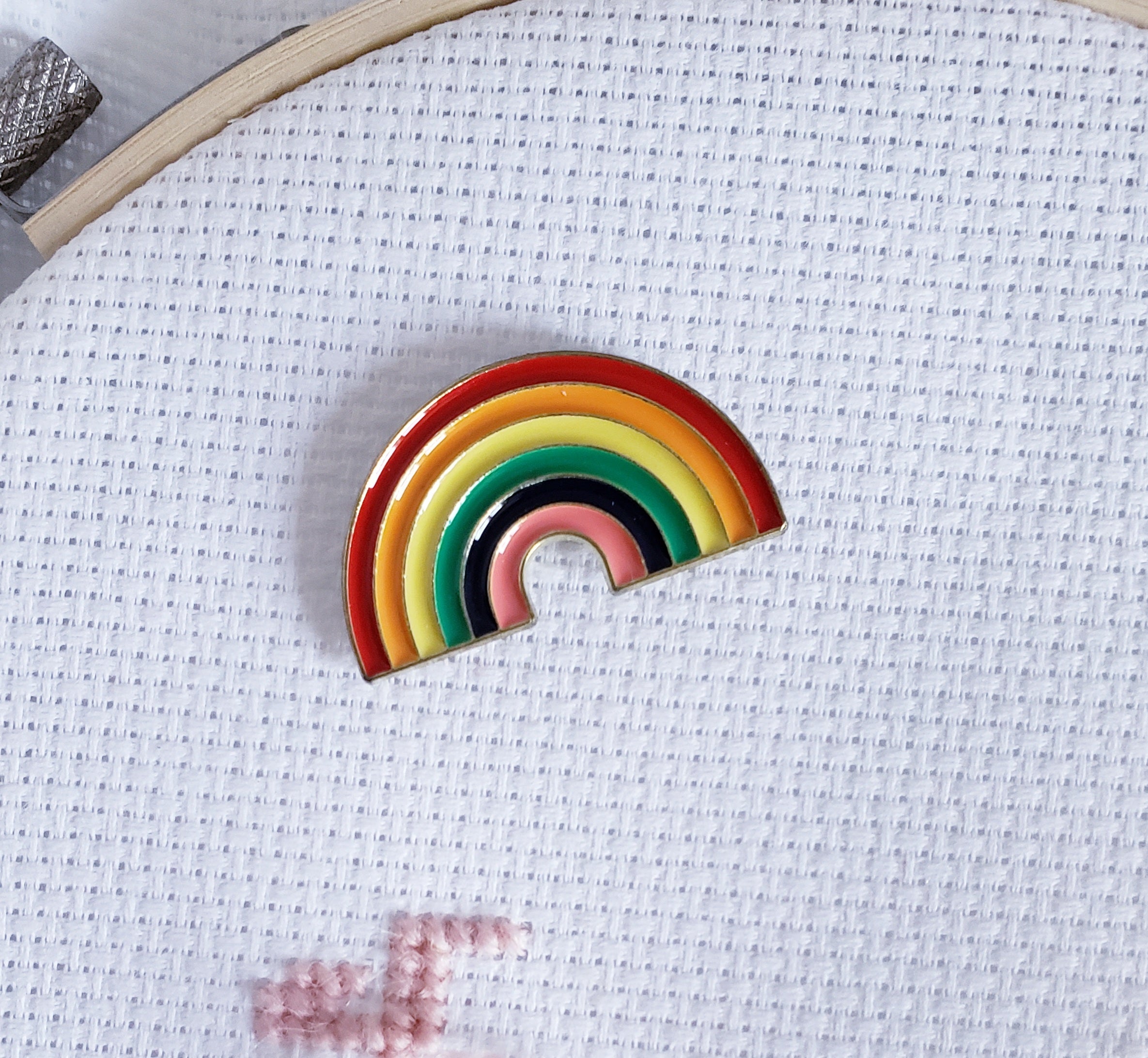 Rainbow Primary Colors Enamel Magnetic Needle Minder