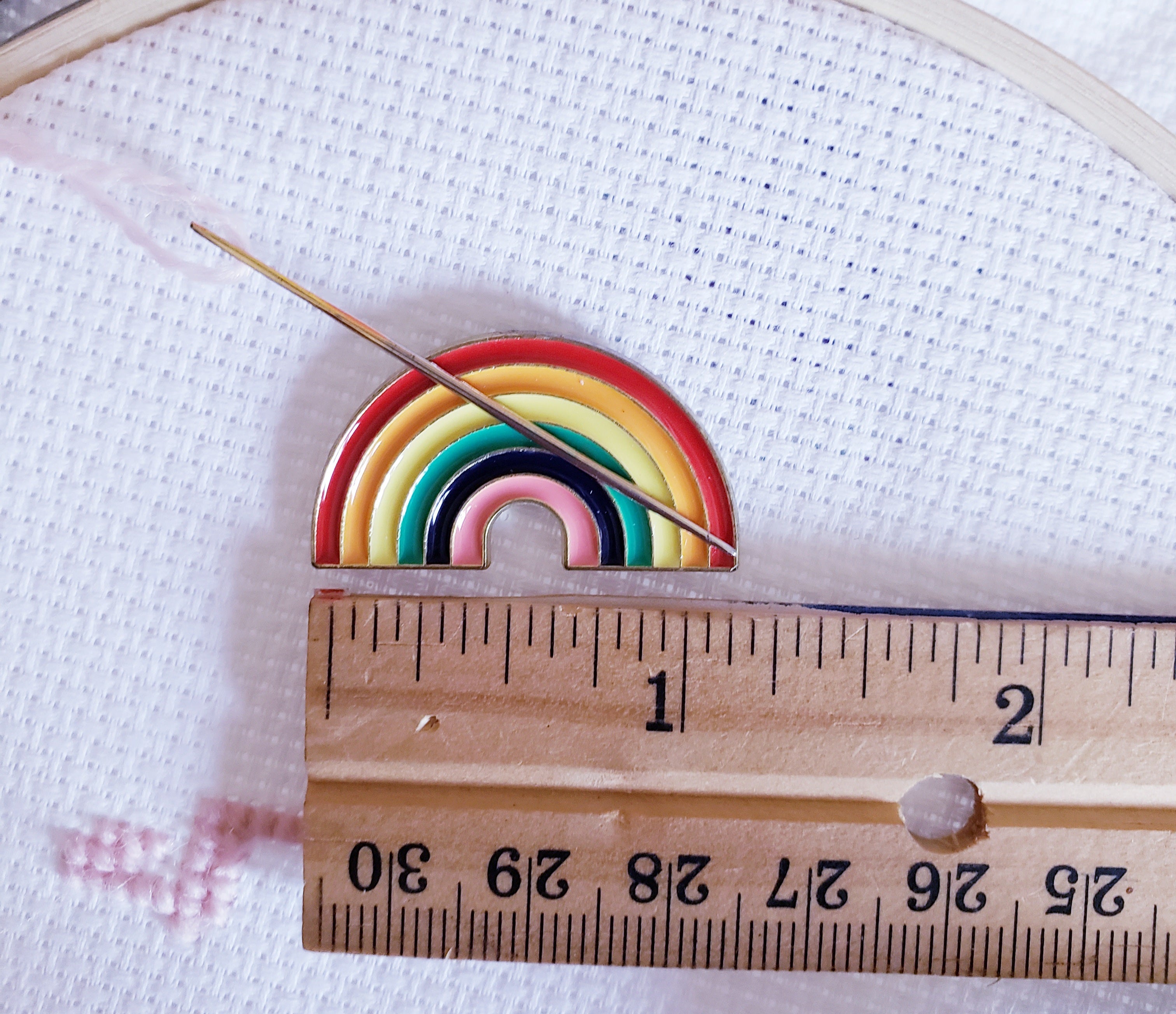 Rainbow Primary Colors Enamel Magnetic Needle Minder