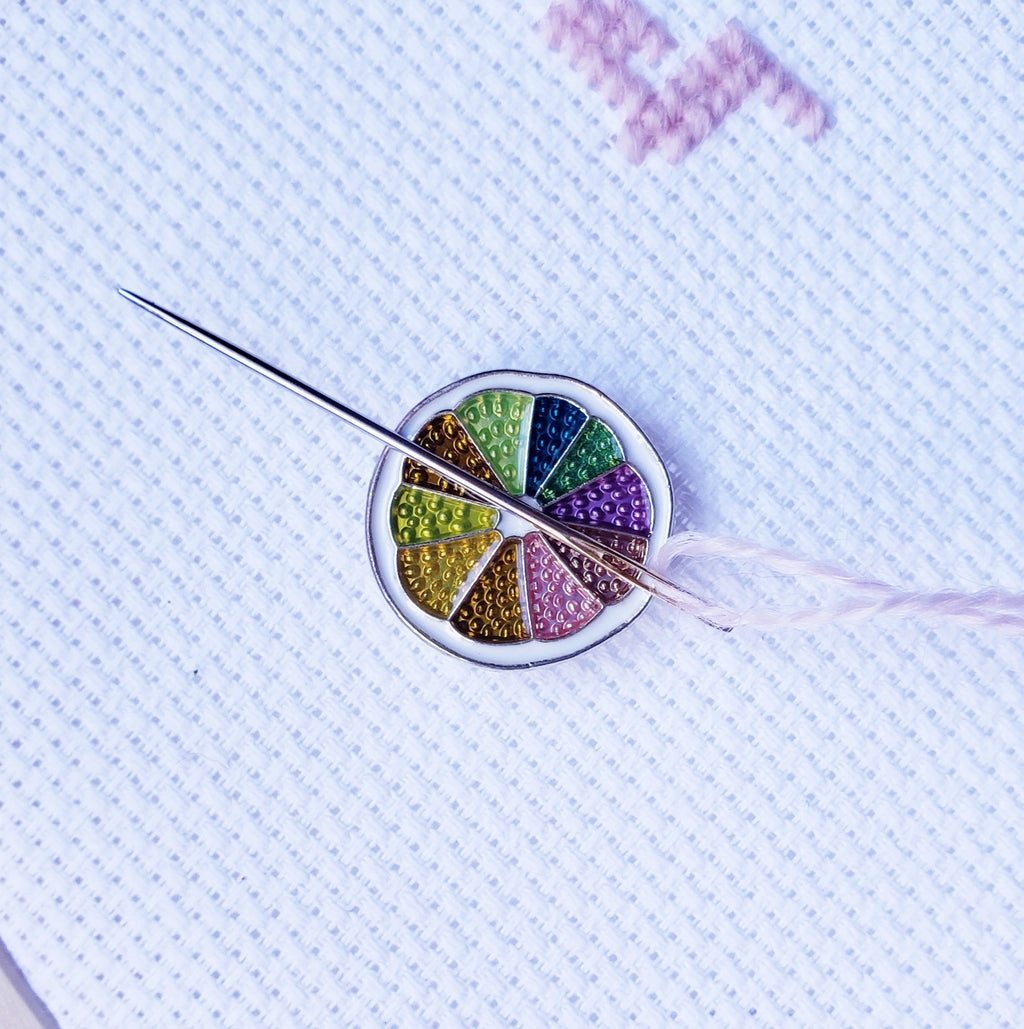 Rainbow Pie Round Enamel Magnetic Needle Minder