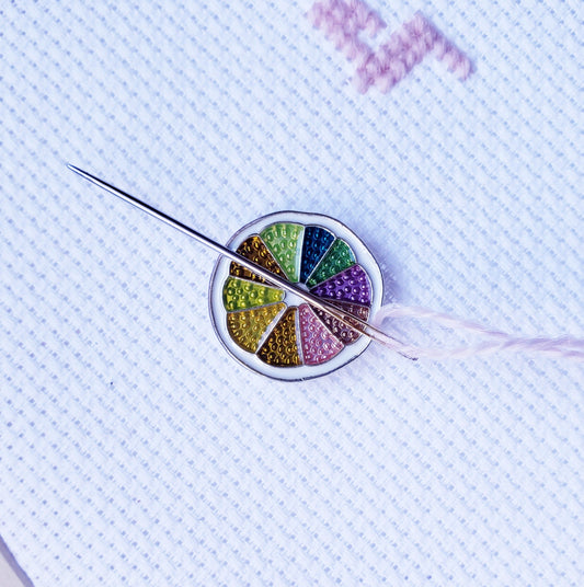Rainbow Pie Round Enamel Magnetic Needle Minder