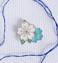 Blue & White Flowers Enamel Magnetic Needle Minder