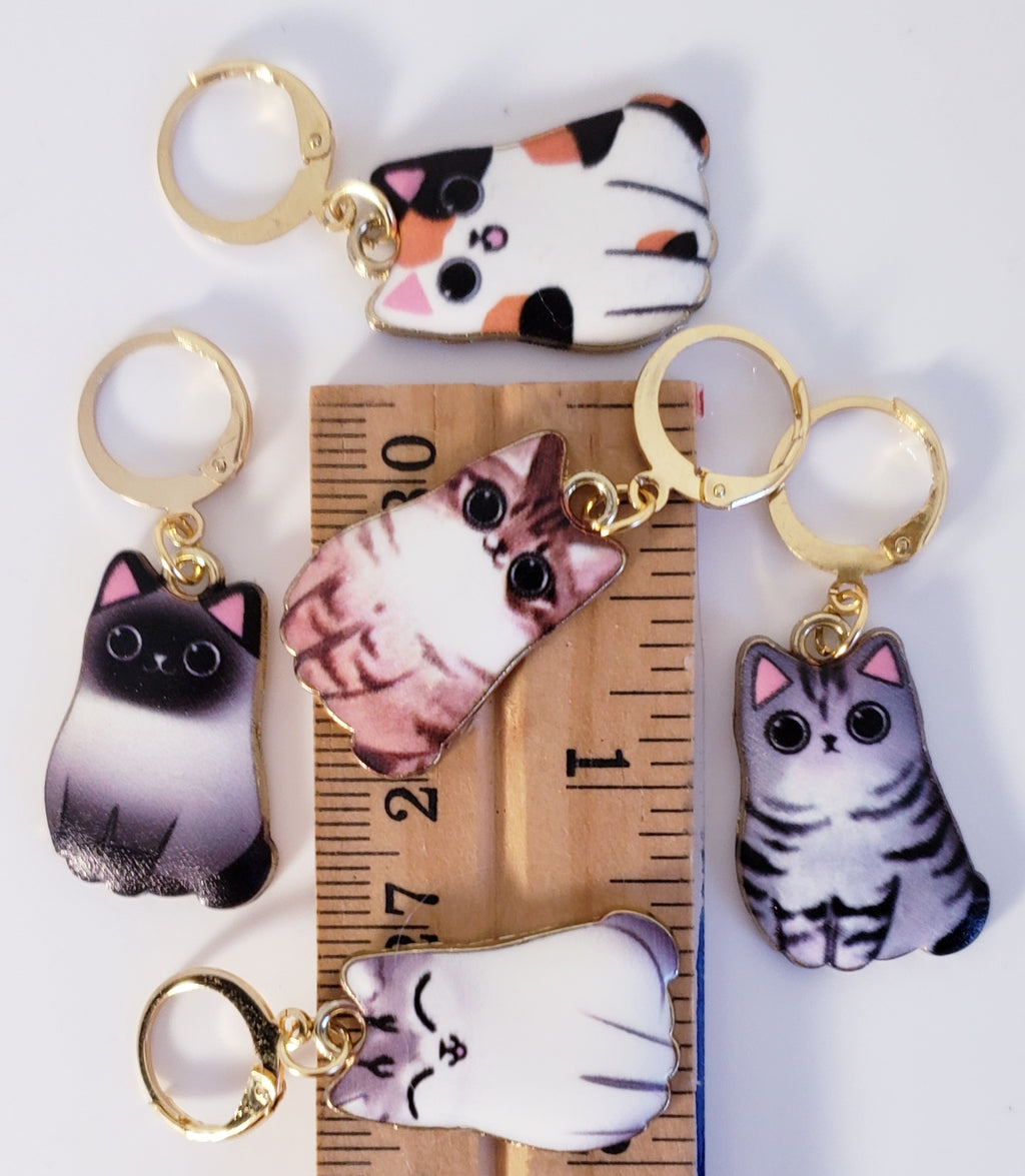 Cat Sitting Pretty Stitch Markers