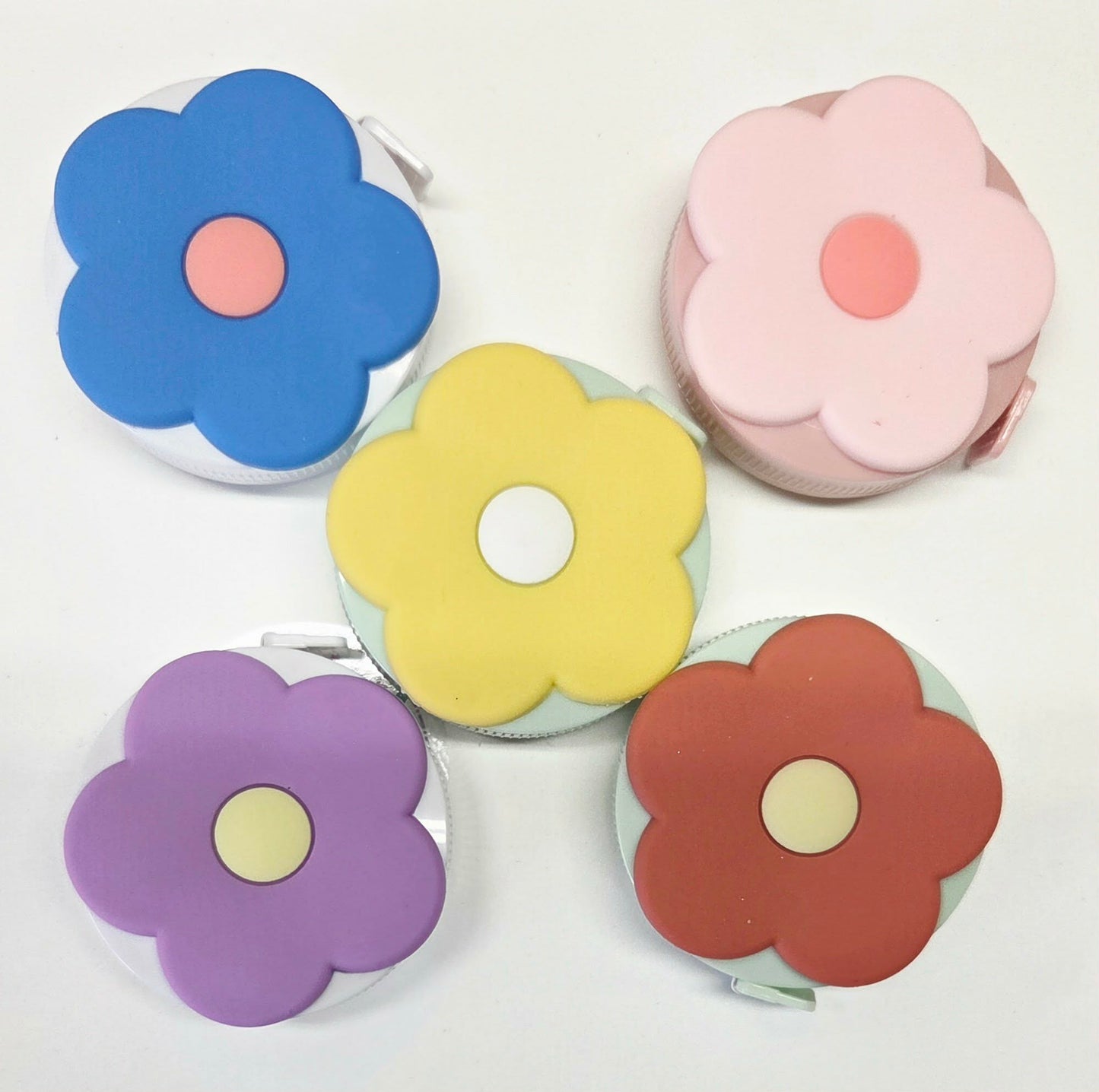 Daisy Retractable Tape Measure - Measuring Ruler ~ Sewing Tailor Quilter Crafting ~ Tape Measure ~ Soft Flat ~ 60"/150cm