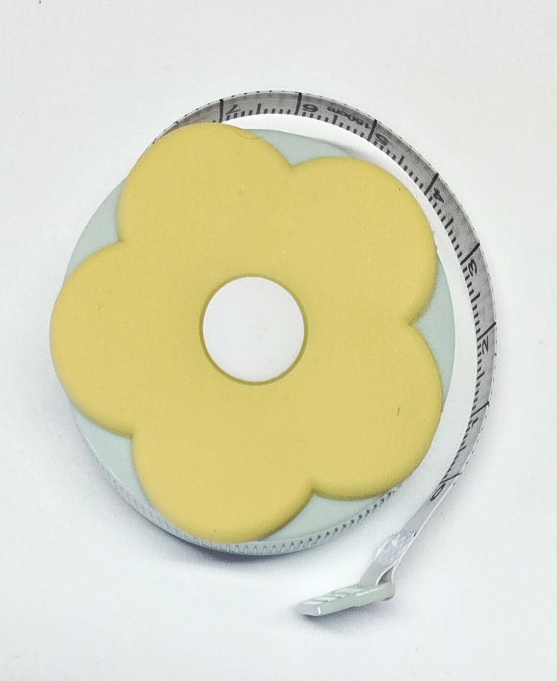 Daisy Retractable Tape Measure - Measuring Ruler ~ Sewing Tailor Quilter Crafting ~ Tape Measure ~ Soft Flat ~ 60"/150cm