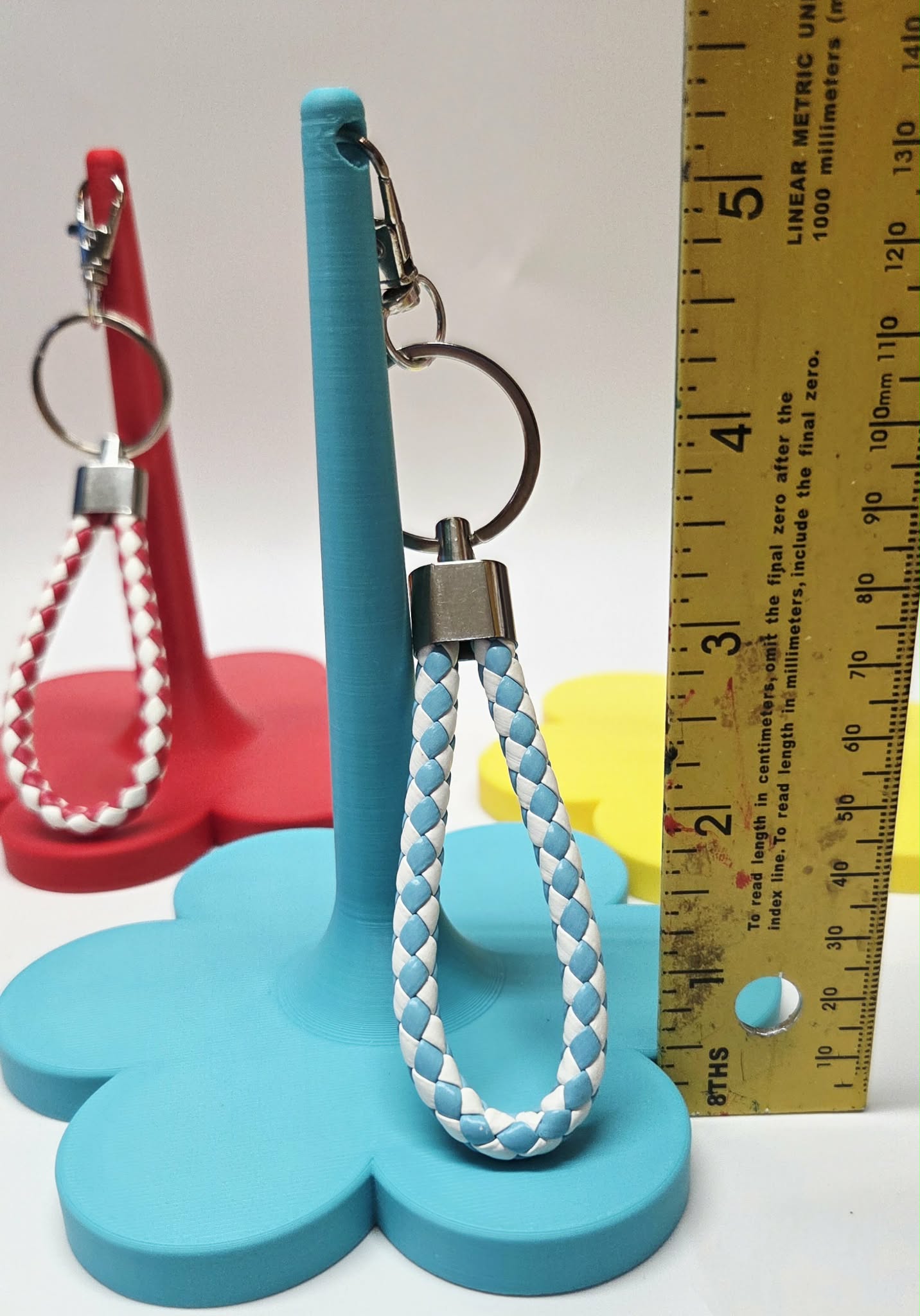 Flower Portable Yarn Spinning Holder, Travel Wrist Hanging Yarn Cake Dispenser, Gift for Crocheter