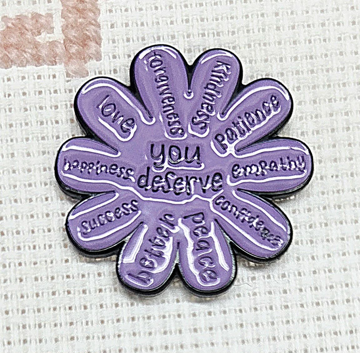 You Deserve ... Daisy Flower Enamel Magnetic Needle Minder / Needle Keeper